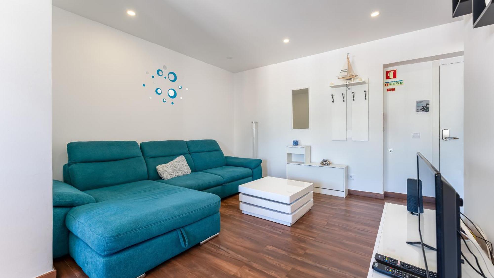 Serene Blue 1 Bdr Flat With Balcony By Lovelystay Апартаменты